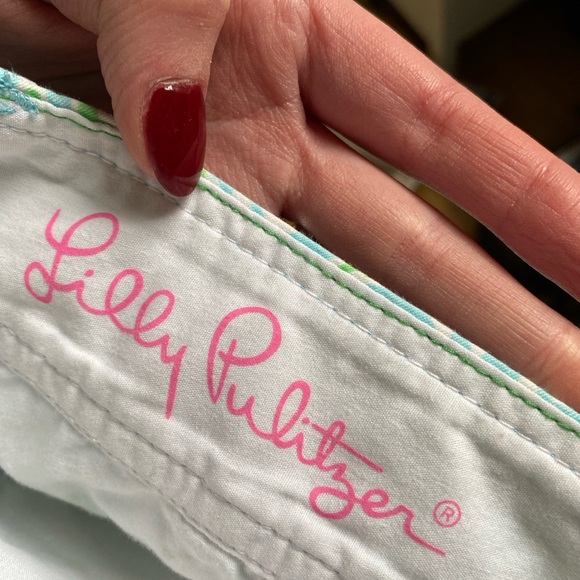 Lilly Pulitzer Walsh Shorts | Let’s Get Crackin’ print, size 6 - Picture 7 of 9
